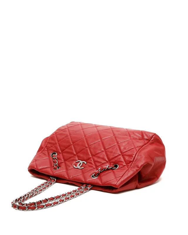 Chanel CC Brilliant Cells Tote Bag in Leather from A Retro Tale, photo 4 of 8