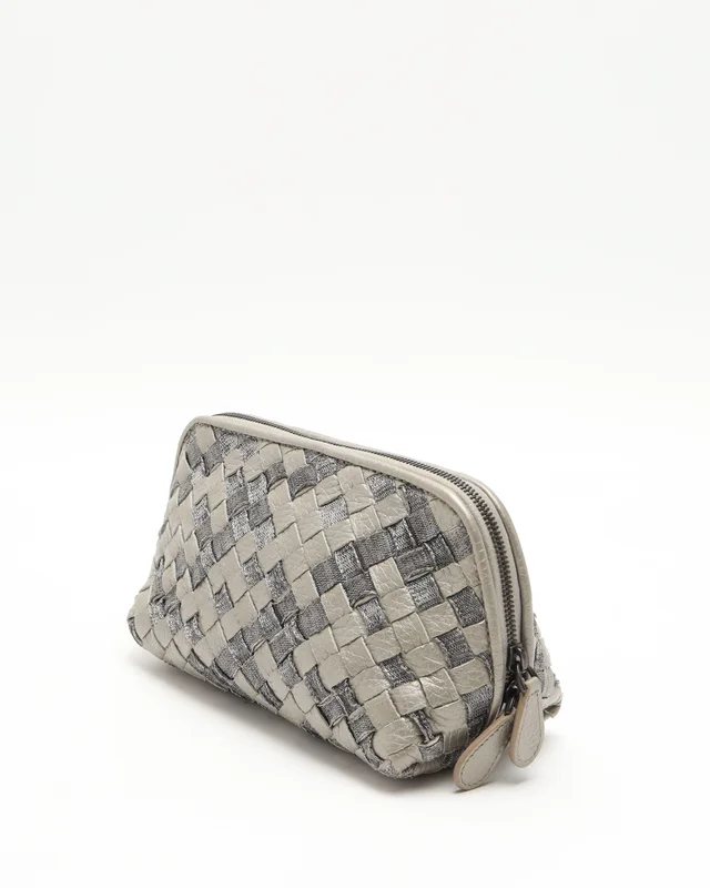 Bottega Veneta Intrecciato Leather Toiletry Pouch in Woven leather from A Retro Tale, photo 2 of 6
