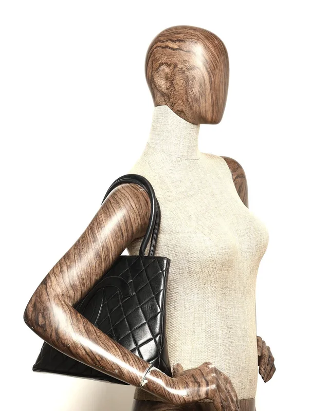 Chanel CC Medallion Tote Bag in Leather from A Retro Tale, photo 8 of 8