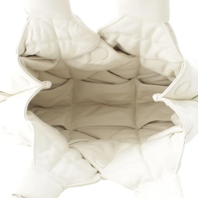 White Bottega Veneta Lambskin Maxi Intrecciato Padded Lock Tote in White Lambskin from Designer Revival, photo 2 of 2