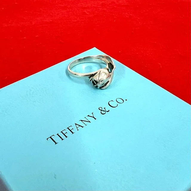 Tiffany & Co. Tulip Ring 925 Sterling Silver in Silver from The Reluxe