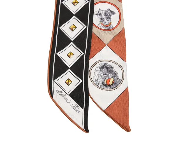 Hermès Passepoil Cuir Collier et Chien Forever Silk Twilly in Silk from Ann's Fabulous Finds, photo 2 of 4