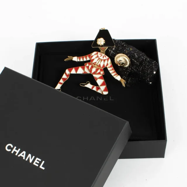 Chanel Holiday 2025 Harlequin Charm from Labellov, photo 5 of 5