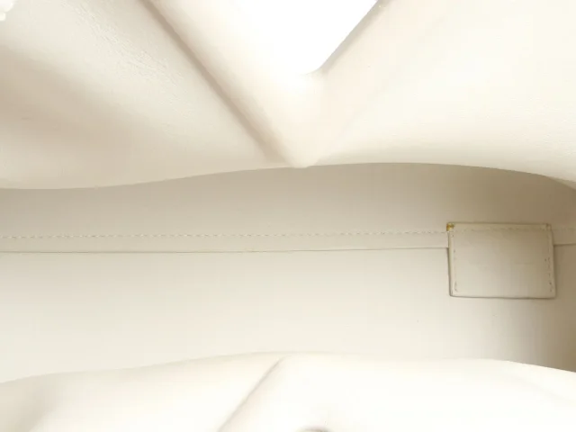 Bottega Veneta White Calfskin The Point Bag in White Calfskin from Ann's Fabulous Finds, photo 8 of 9