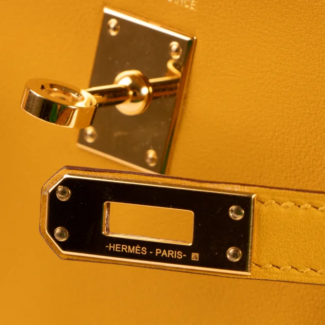 Hermès Kelly 25 Jaune Ambre Swift GHW in Yellow Swift leather from Labellov, photo 13 of 15
