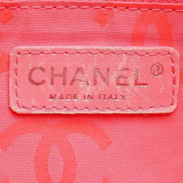 Chanel Quilted Cambon Tote Bag in Leather from A Retro Tale, photo 8 of 10