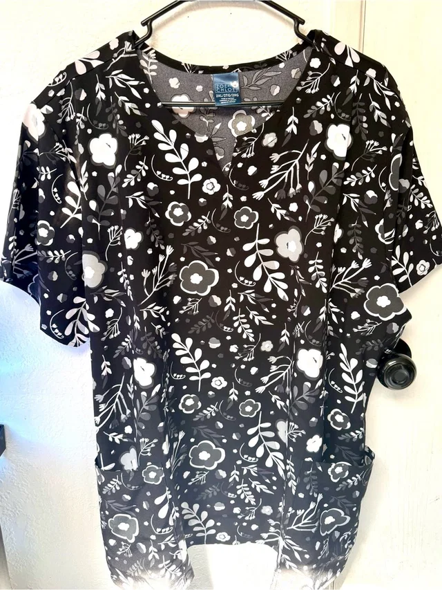 Chloé Women's Black & White Floral V-Neck Top Size 2x in black|white from Poshmark
