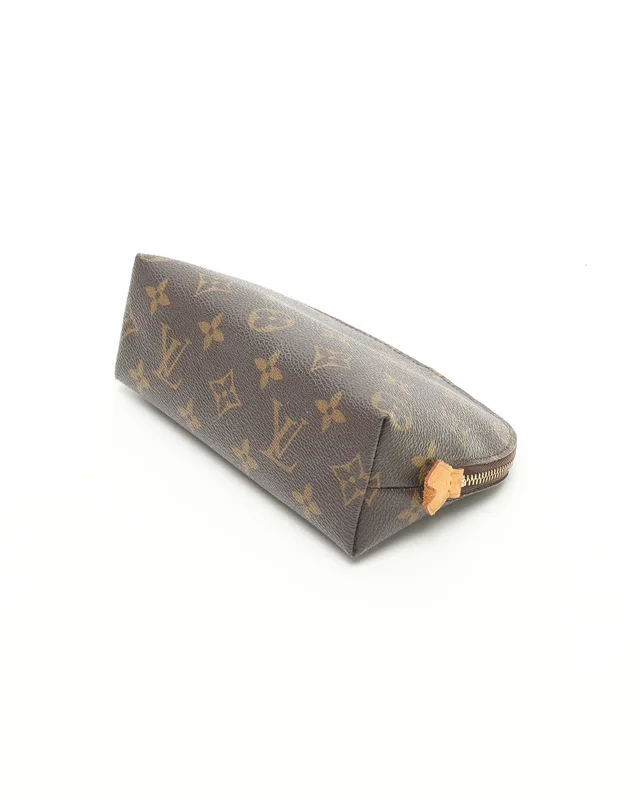Louis Vuitton Monogram Cosmetic Pouch in Coated canvas from A Retro Tale, photo 4 of 9