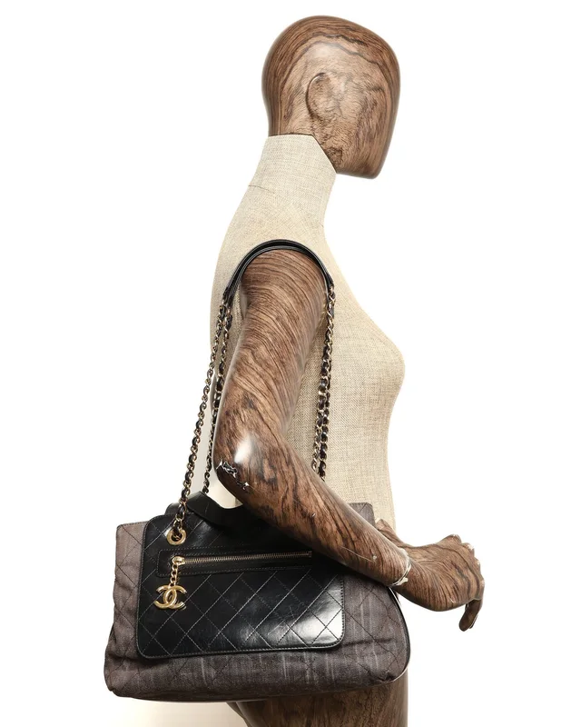 Chanel Stitching Denim CC Tote Bag in Denim from A Retro Tale, photo 11 of 11