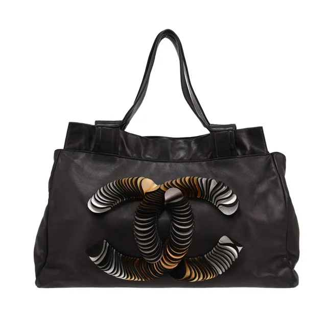 Chanel shoulder bag in black leather in Black Leather from Collector Square, photo 2 of 3