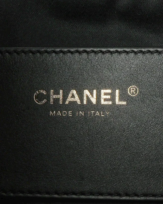 Chanel Small Caviar 25 Bag in Caviar leather from A Retro Tale, photo 7 of 10