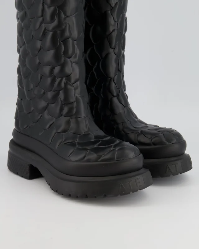Valentino Garavani Atelier 03 Rose Edition Petal Platform Rain Boots in Black Rubber with Logo Detail Size EU 38 in Black from Sellier, photo 2 of 2