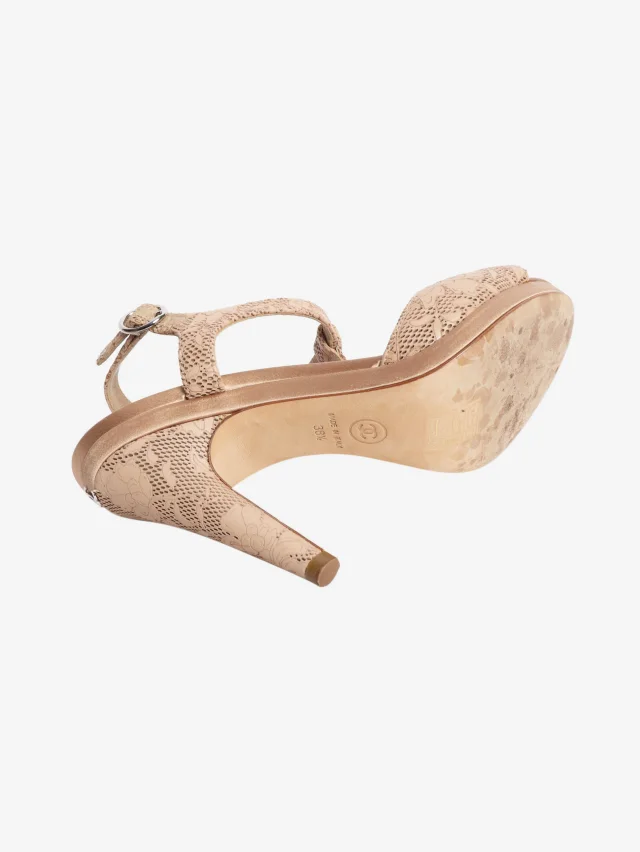 Chanel Beige floral sandals - size EU 38.5 in Beige Leather from Sign of the Times, photo 4 of 5