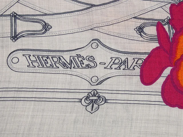 Hermès Cavalcadour Fleuri Cashmere Silk Shawl 140cm in Silk from Ann's Fabulous Finds, photo 3 of 6
