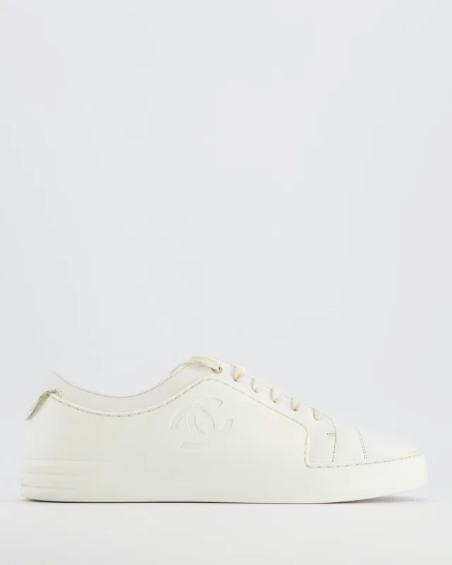 Chanel White Leather and Rubber Low-Top Trainers with CC Logo Size EU 40 in White Leather from Sellier