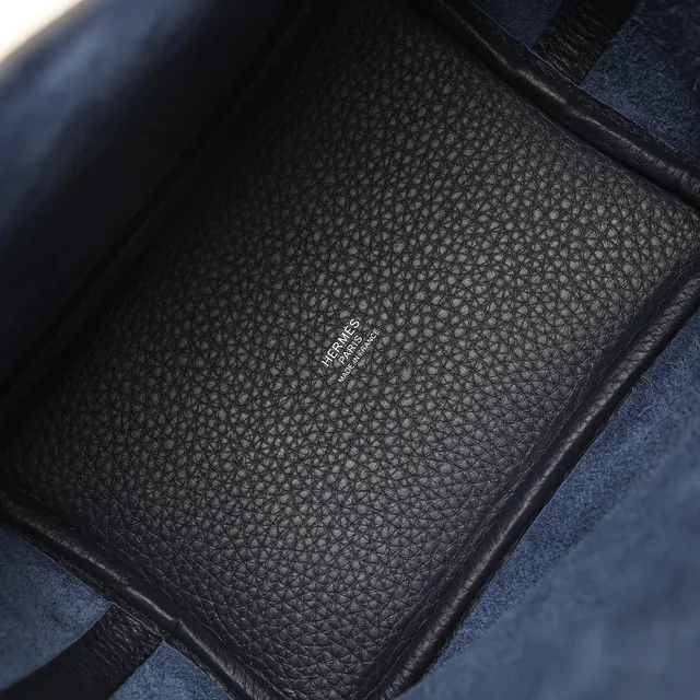 Hermès Picotin Lock 18 Bleu Nuit Clemence Palladium Hardware in Navy Clemence leather from Madison Avenue Couture, photo 7 of 8