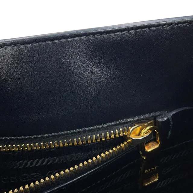 Prada Embossed Logo Handbag Black1BA335 Saffiano LeatherLeather in Saffiano leather from GALLERY RARE, photo 10 of 18