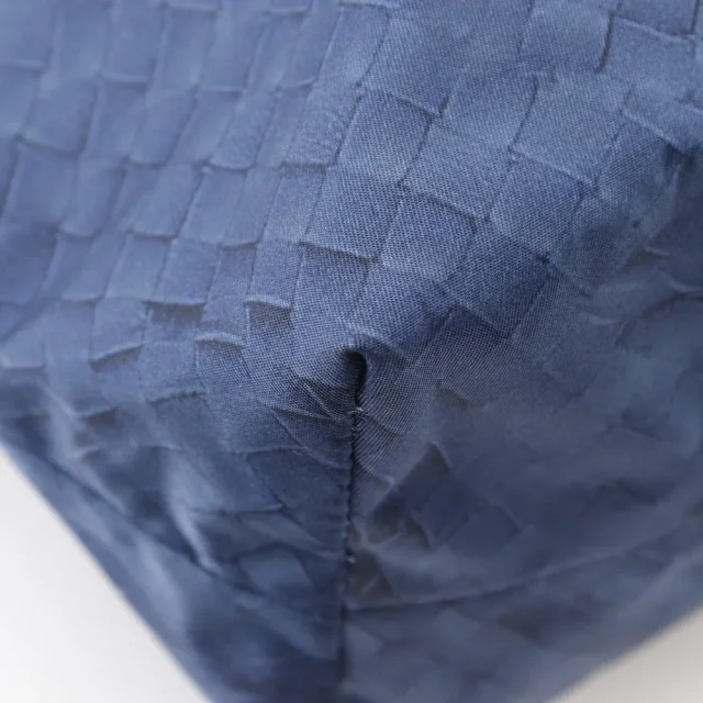 Bottega Veneta Intrecciolusion Tote Printed Nylon Navy Bag in Navy Nylon from HEWI, photo 6 of 12