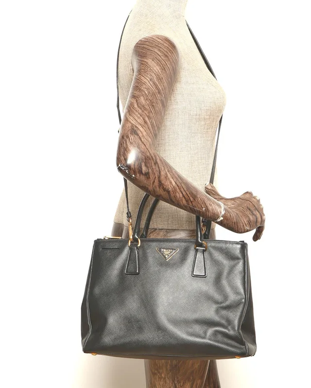 Prada Medium Saffiano Lux Galleria Bag in Saffiano leather from A Retro Tale, photo 8 of 8