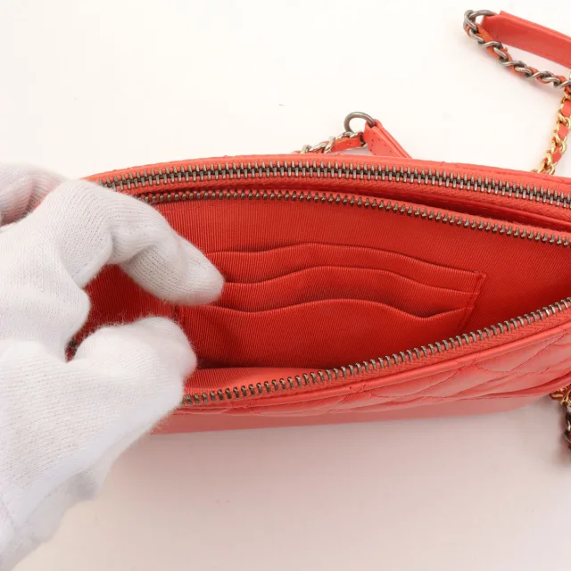 Gabrielle de Chanel Chain Shoulder Bag Mini, salmon pink, manufactured around 2018 in Pink Calfskin from VINTAGE QOO TOKYO, photo 6 of 13