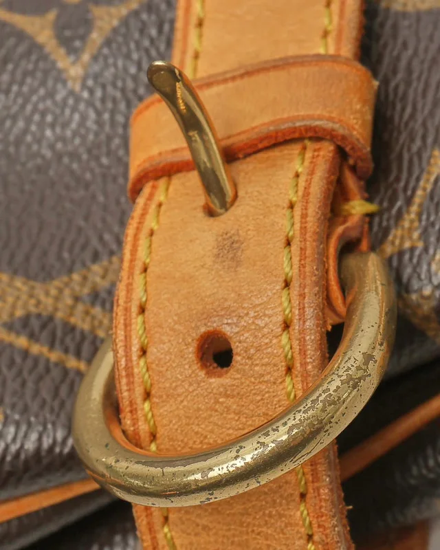 Louis Vuitton Monogram Batignolles Horizontal Tote Bag in Coated canvas from A Retro Tale, photo 6 of 16