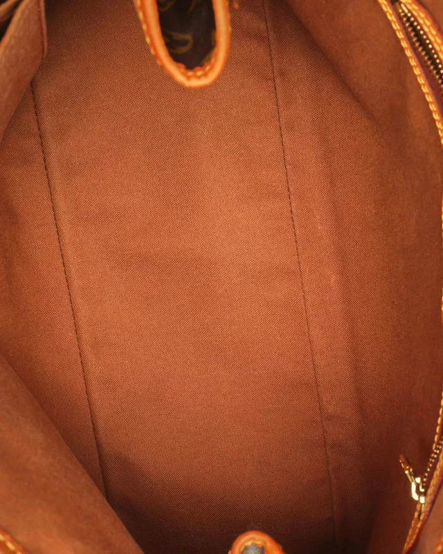 Louis Vuitton Monogram Batignolles Horizontal Bag in Coated canvas from A Retro Tale, photo 8 of 10