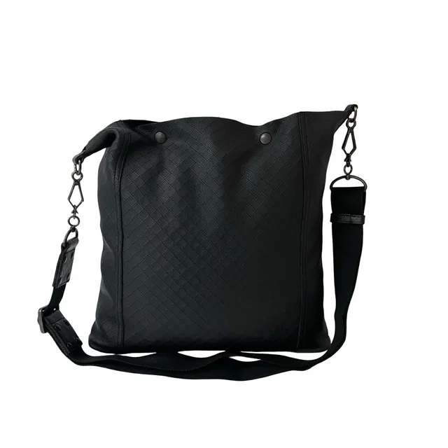 Bottega Veneta Leather Shoulder Bag in Leather from LuxUness