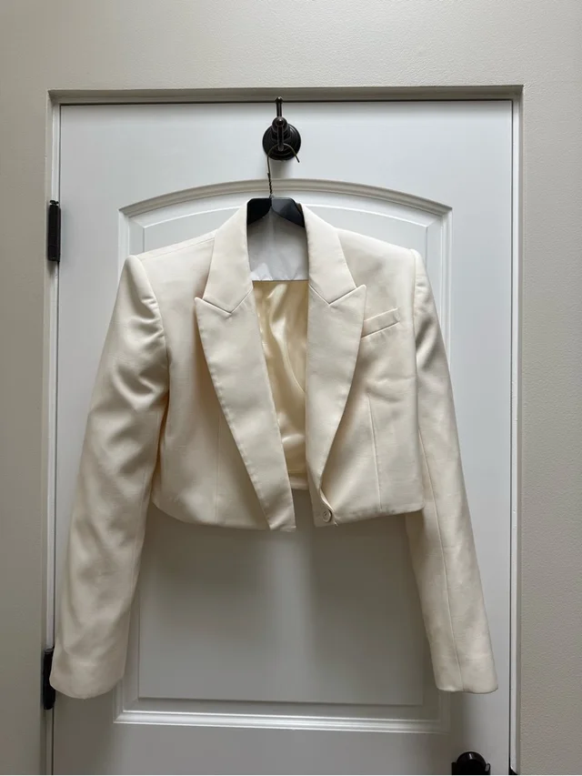 Alexander McQueen Ivory Cropped Peak Lapel Blazer It 42 in White from Poshmark
