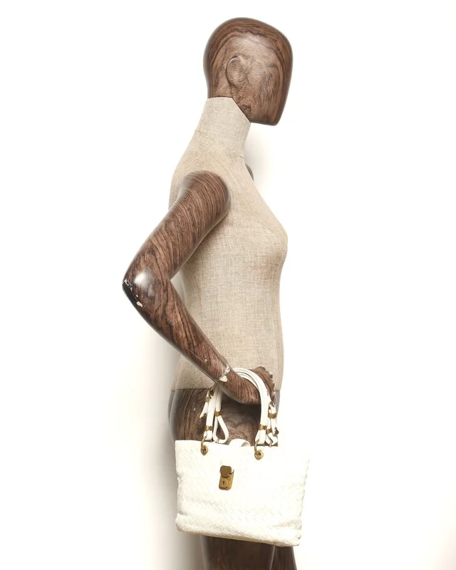 Bottega Veneta Intrecciato Capri Small Bag in Woven leather from A Retro Tale, photo 9 of 9