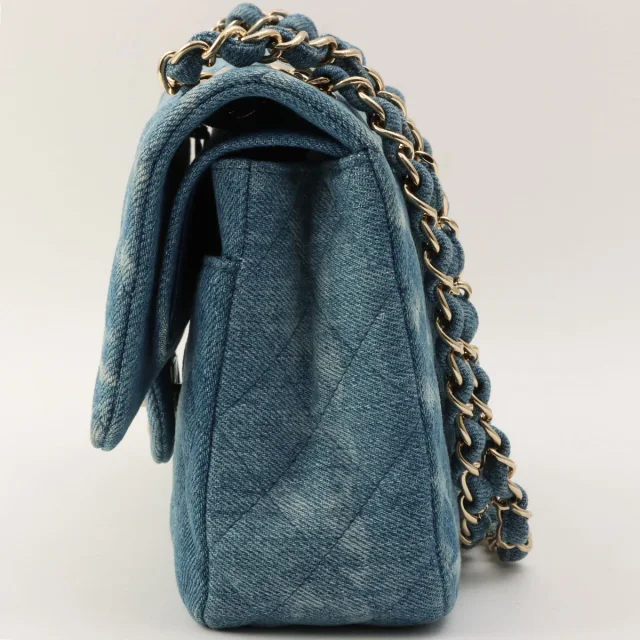 Chanel 2019年代頃製 Denim CC Turn Lock Chain Shoulder Bag Indigo from VINTAGE QOO TOKYO, photo 4 of 18