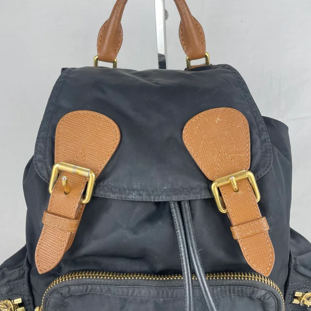 Burberry Nylon Rucksack Backpack in Leather, Metal, Nylon from Reowned, photo 2 of 16