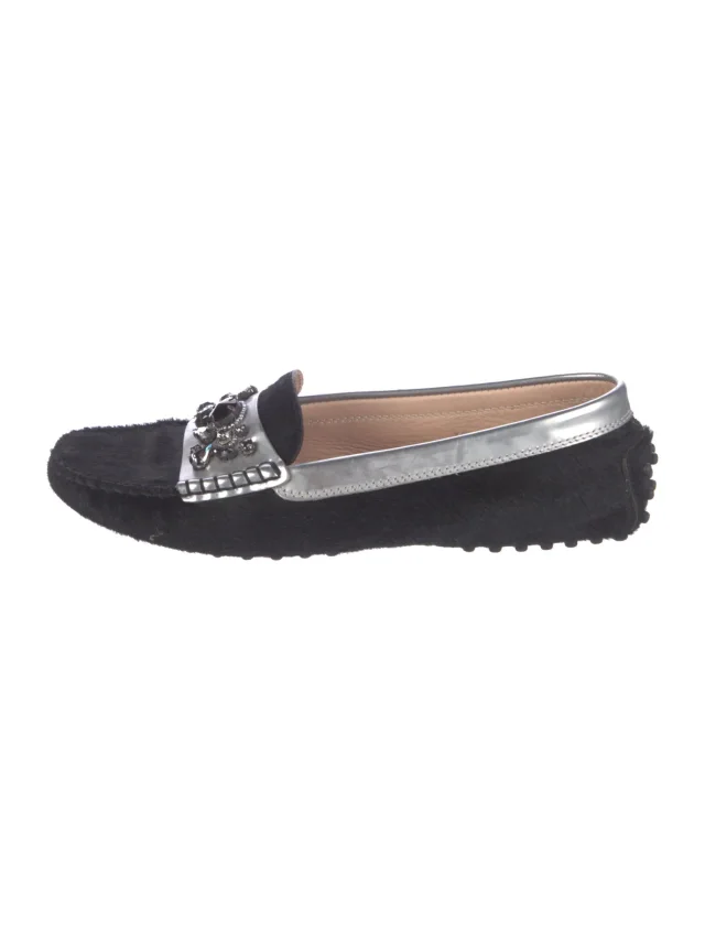 Tod's Leather Loafers in black Leather from The RealReal