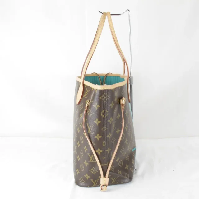 Louis Vuitton Monogram Canvas Tote Bag in Brown Canvas from LuxUness, photo 5 of 9