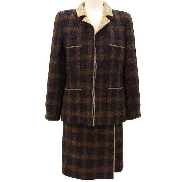 Chanel 1996 Gripoix Button Set-Up #40 Brown/Black/Gold in Black Wool from VINTAGE QOO TOKYO