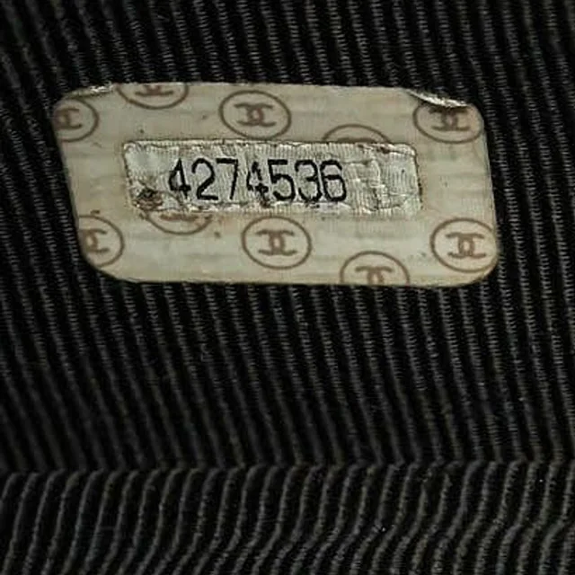 Chanel CC Vintage Tote Bag in Leather from A Retro Tale, photo 11 of 12