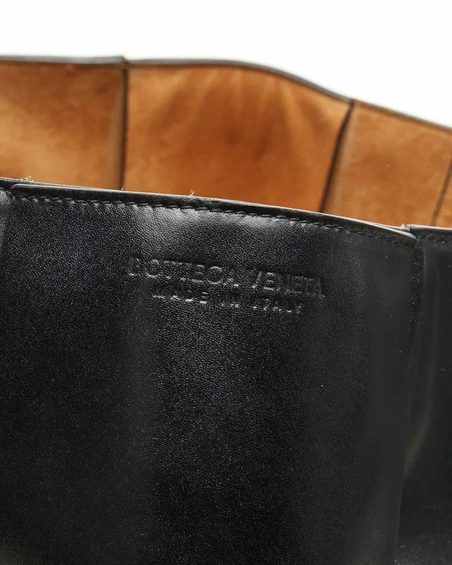 Bottega Veneta Large Arco Tote Bag in Suede from A Retro Tale, photo 10 of 11
