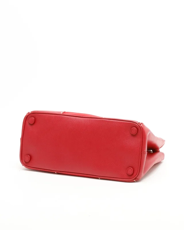 Prada Tessuto Saffiano Stitch Tote Bag in Saffiano leather from A Retro Tale, photo 4 of 9