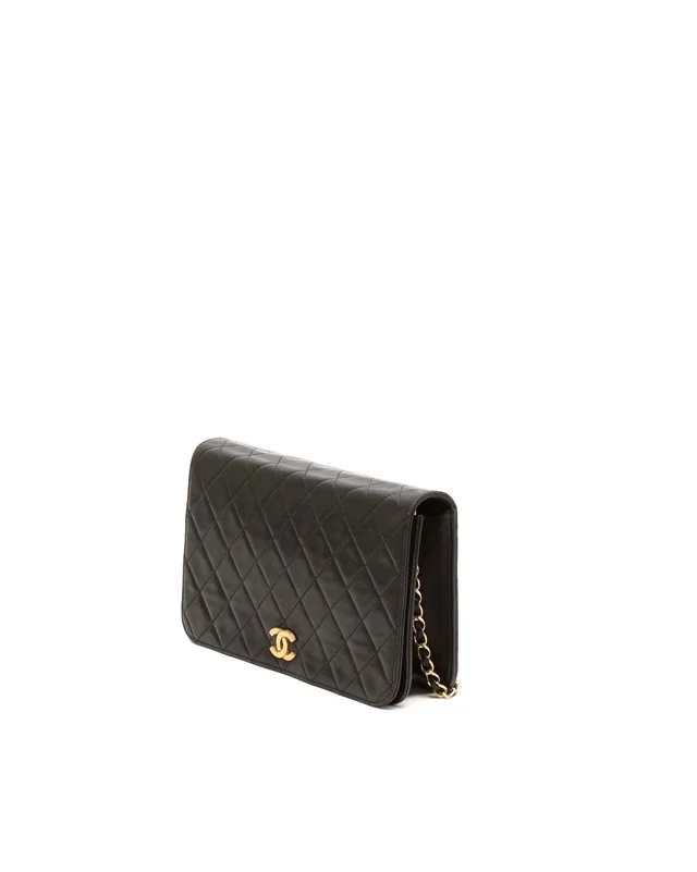 Chanel Classic Medium Full Flap Bag in Leather from A Retro Tale, photo 2 of 8