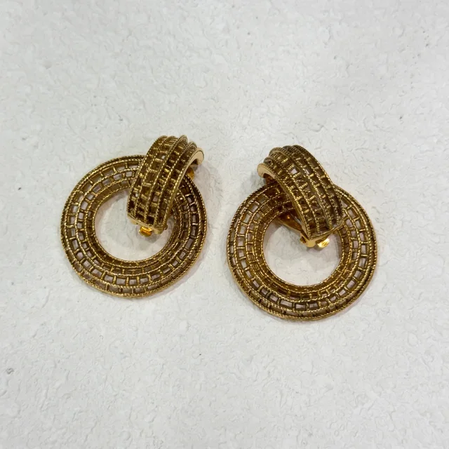 Chanel Vintage Gold Door-knocker Clip Earrings in Gold from Revivre Luxury Consignment