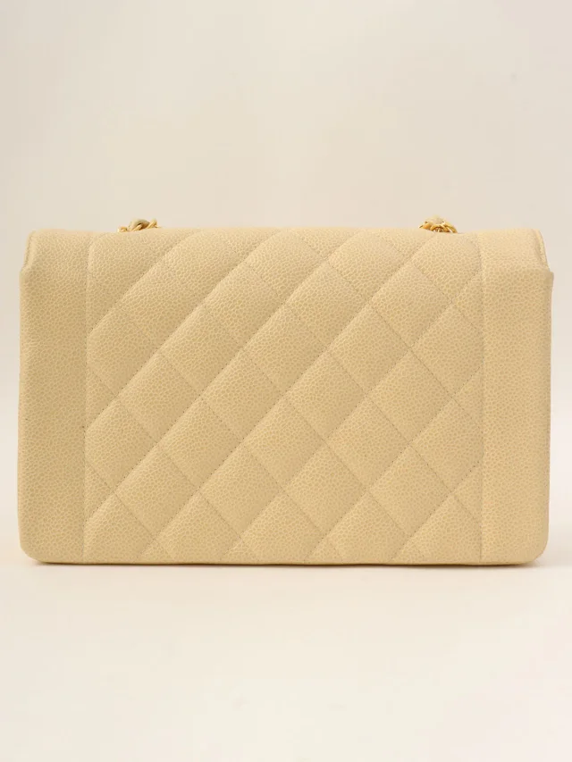 Chanel Circa 1992 Caviar Skin Diana Flap Chain Bag 25cm Beige in Beige Caviar leather from VINTAGE QOO TOKYO, photo 2 of 14
