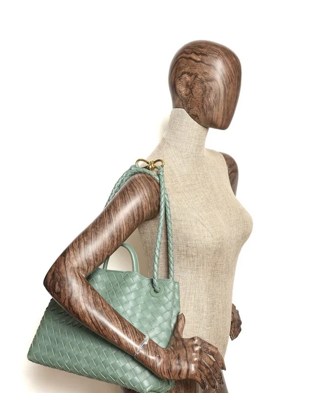 Bottega Veneta Intrecciato Medium Andiamo Bag in Woven leather from A Retro Tale, photo 11 of 11