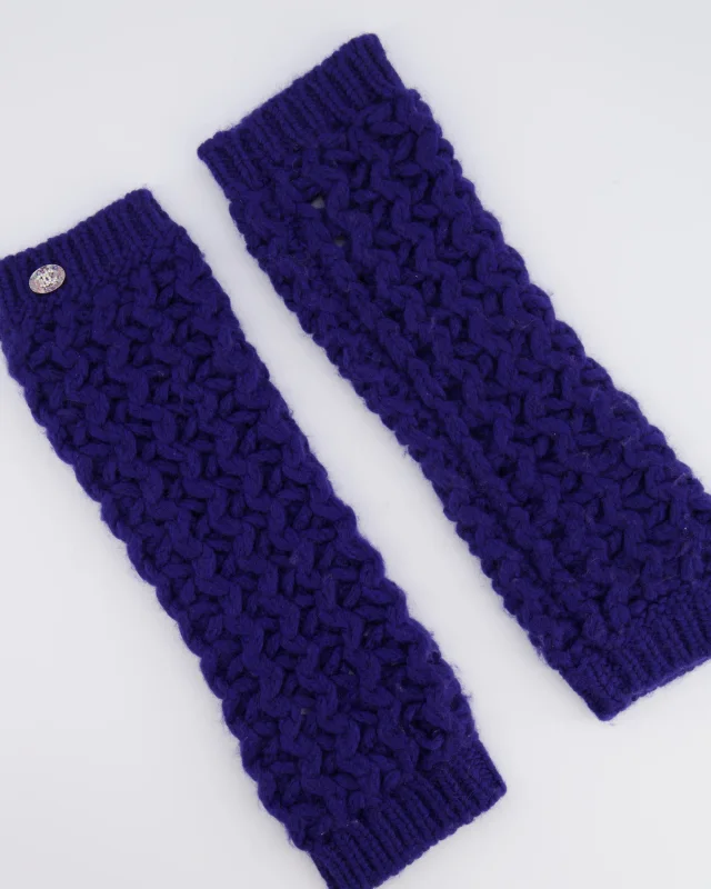 Chanel Resort 2023 Blue Knitted Wool Handwarmers with Multi-Colour Crystal Embellished CC Logo Detail… in Blue Wool from Sellier, photo 4 of 5
