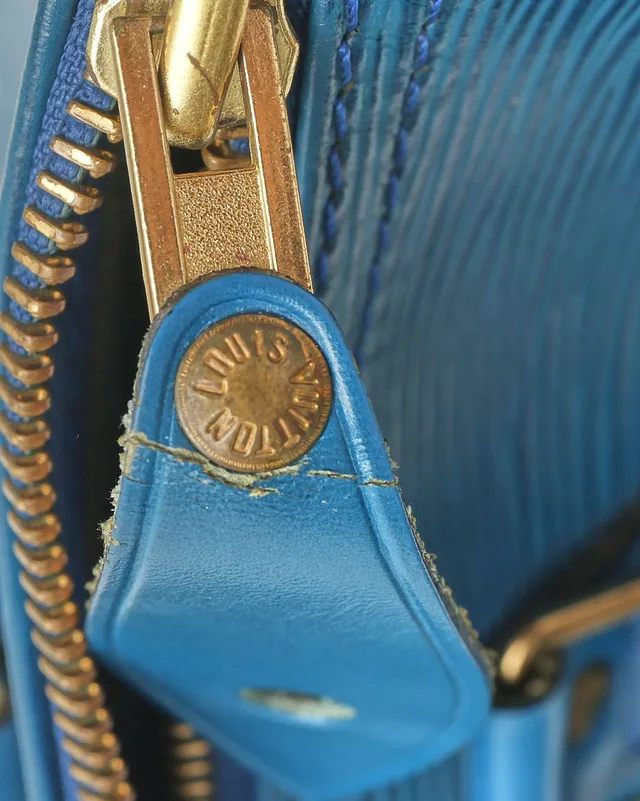 Louis Vuitton Epi Speedy 30 Bag in Suede from A Retro Tale, photo 6 of 9