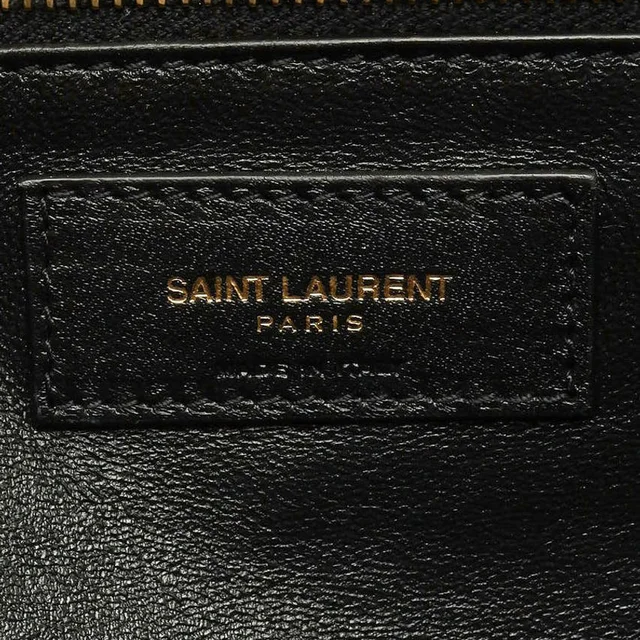 Saint Laurent Sade Puffer Envelope Clutch Bag in Leather from A Retro Tale, photo 7 of 9