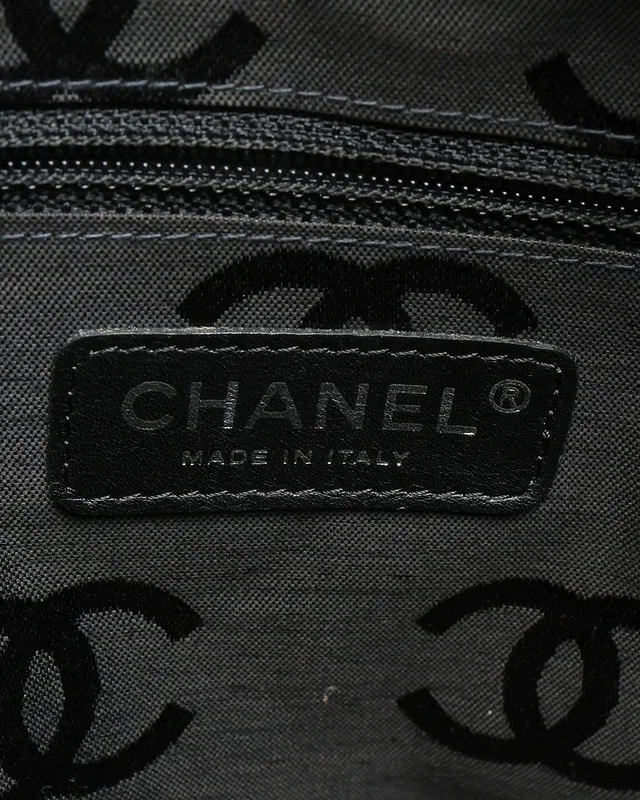 Chanel Cambon Tote Bag in Leather from A Retro Tale, photo 8 of 10