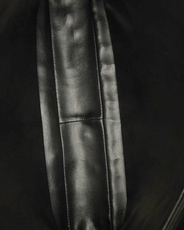 Chanel CC Chain Tote Bag in Leather from A Retro Tale, photo 8 of 9