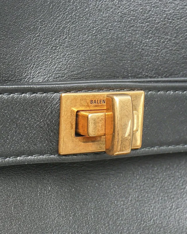 Balenciaga Bel Air XL Carry All Bag in Leather from A Retro Tale, photo 6 of 8