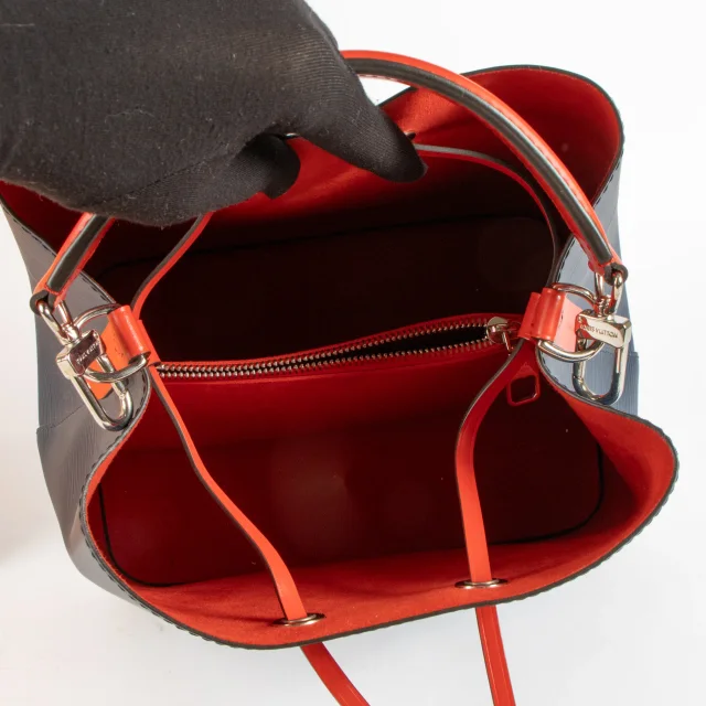 Louis Vuitton Indigo/Coquelicot Epi NeoNoe MM Bag in Leather from Labellov, photo 6 of 8