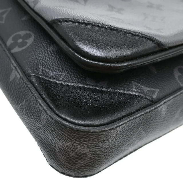 Louis Vuitton Trio Messenger Reverse Monogram Eclipse Canvas Black Bag in Black Canvas from HEWI, photo 3 of 8