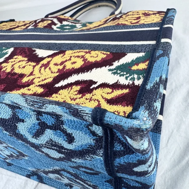 Dior Paisley Medium Book Tote Bag in Canvas, Embroidered, Fabric from Reowned, photo 9 of 12